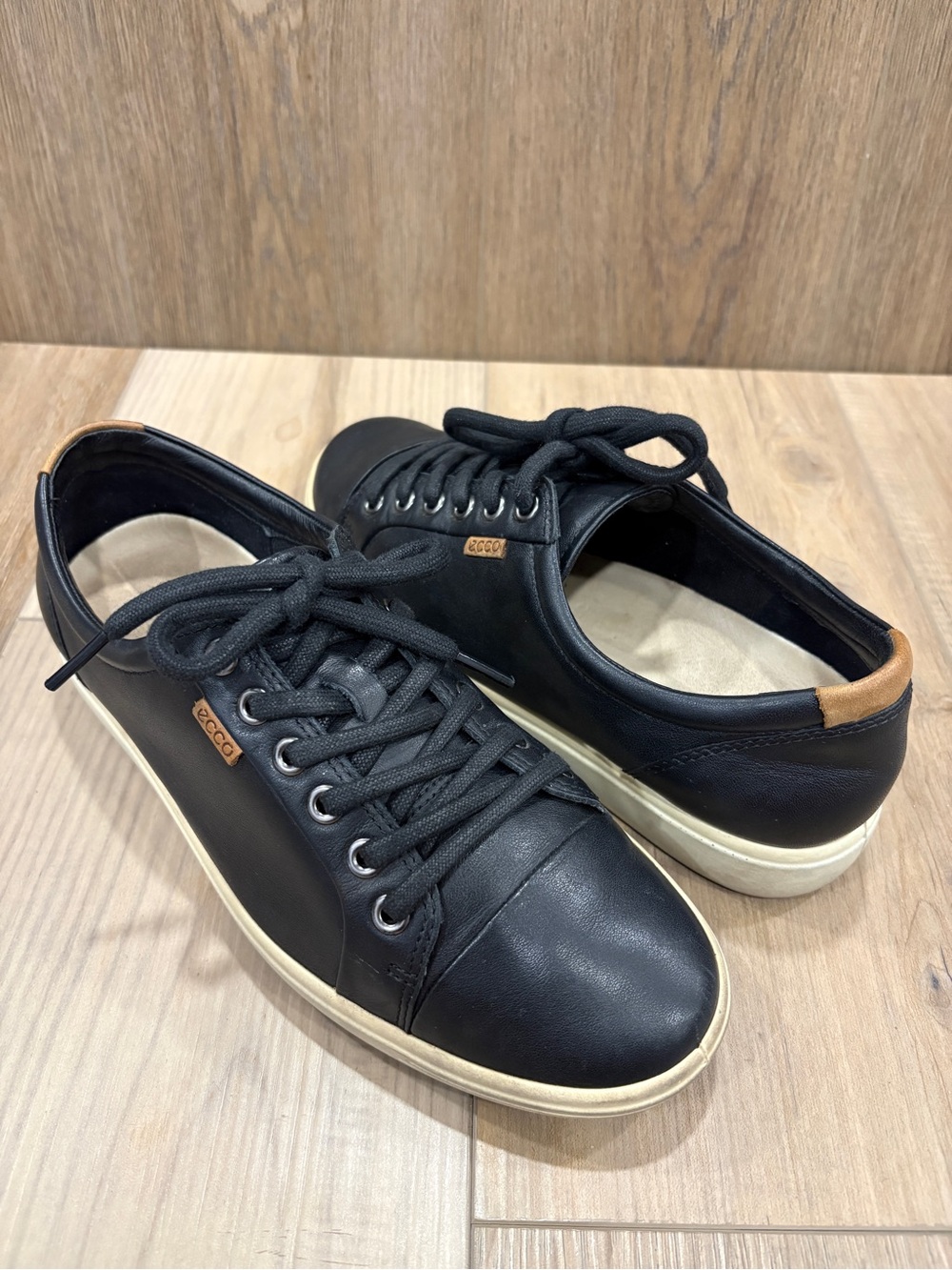 ECCO 7 Unisex Black Leather Casual Lace Up Sneakers size 39